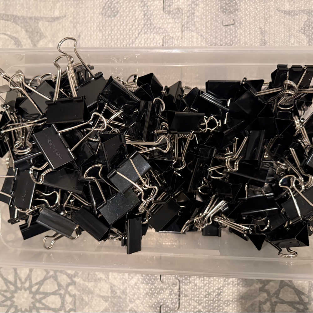 AMAZING BIN OF 170 AVERY MEDIUM SIZE BINDER CLIPS - includes labeled bin!!